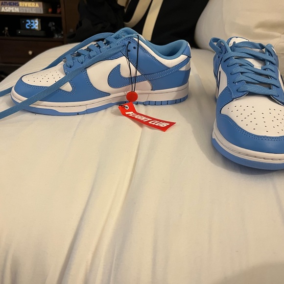 University blue Nike dunks - Picture 2 of 16